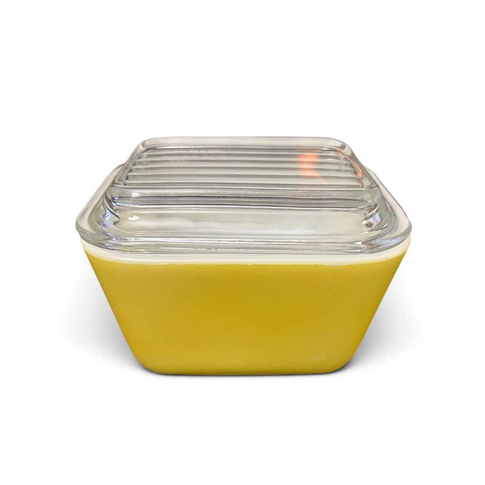 Vintage Pyrex Yellow #501 Refrigerator Dish with 501-C Lid 1.5 Cup